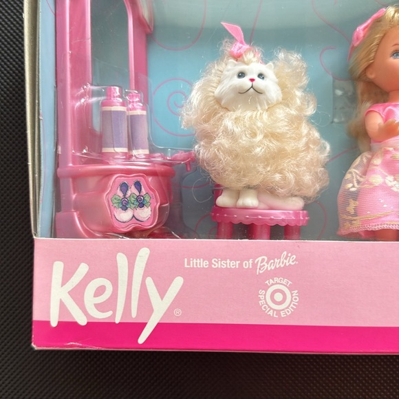 MATTEL PRETTY KITTY GIFT SET KELLY LITTLE SISTER OF BARBIE LILY  VANITY TABLE - Picture 4 of 10